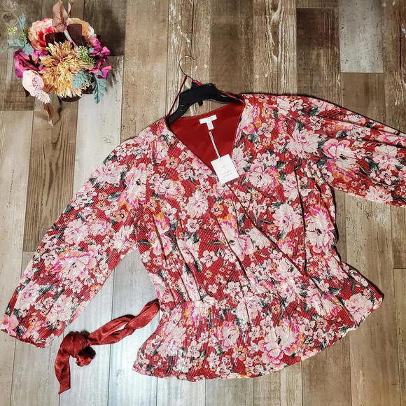 NWT Women's LC Lauren Conrad Puff Sleeve Sequin Wrap Top Size 2X - Picture 16 of 16